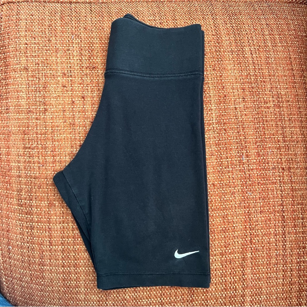 Nike Soft Black Training Knit Shorts Size Small Embroidered Logo Swoosh